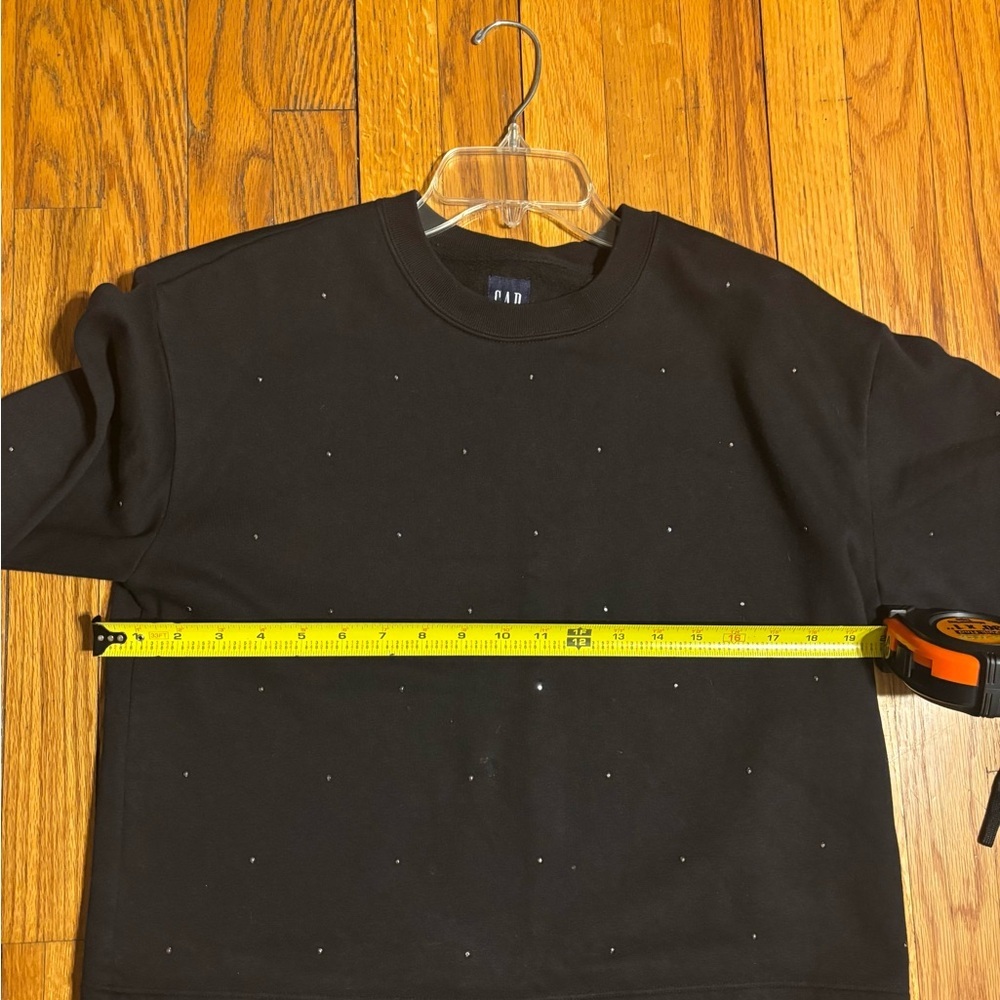 GAP Black Crewneck Sweatshirt with Logo Tag - Picture 8 of 9